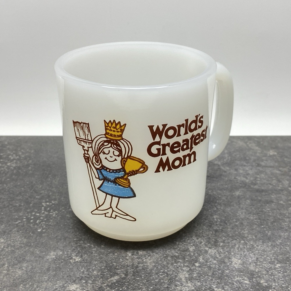 Vintage Glasbake "World's Greatest Mom" White Milk Glass 8 oz Novelty Coffee Mug